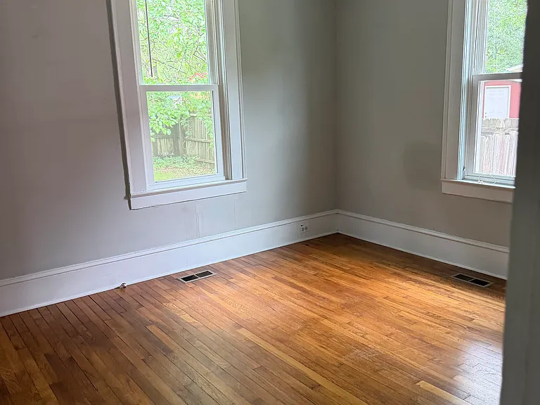 918 Oakland Ave — Photo 7