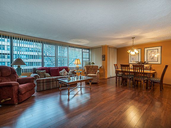 4th image of 166-10 Powells Cove Blvd #4B