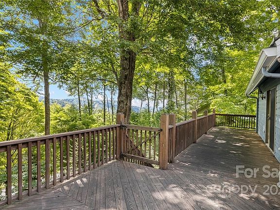 5th image of 216 Hampton Gap Dr