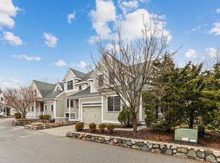 38 Courtyard Pl, Lexington, MA 02420