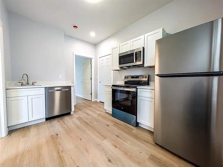 99 Walnut St #1B — Photo 5