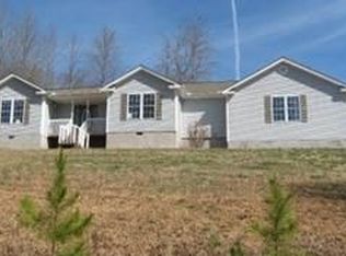 127 Opal Cir, La Follette, TN 37766