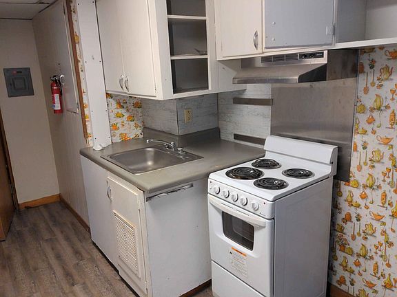 4th image of 14 Willow St APT 5