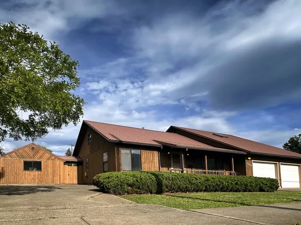 2905 N 2nd St, La Grande, OR 97850
