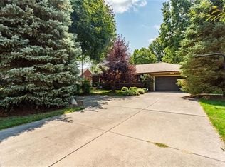 9602 E River Rd, Elyria, OH 44035