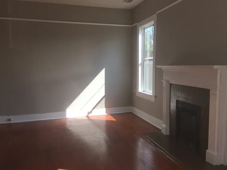 2812 Beacon Ave — Photo 6