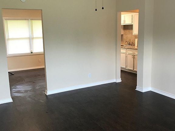 3rd image of 7318 Canary Cir