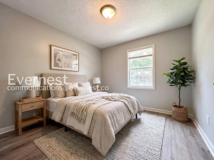 229 Hampton Dr — Photo 14