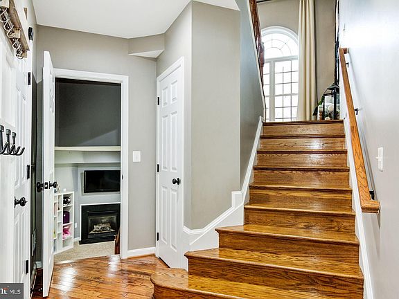 3rd image of 4257 Hudson River Ct