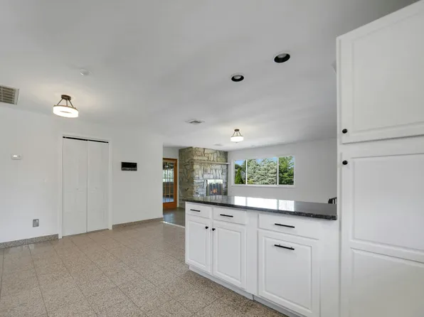 2413 Hammett Avenue image 16 of 46