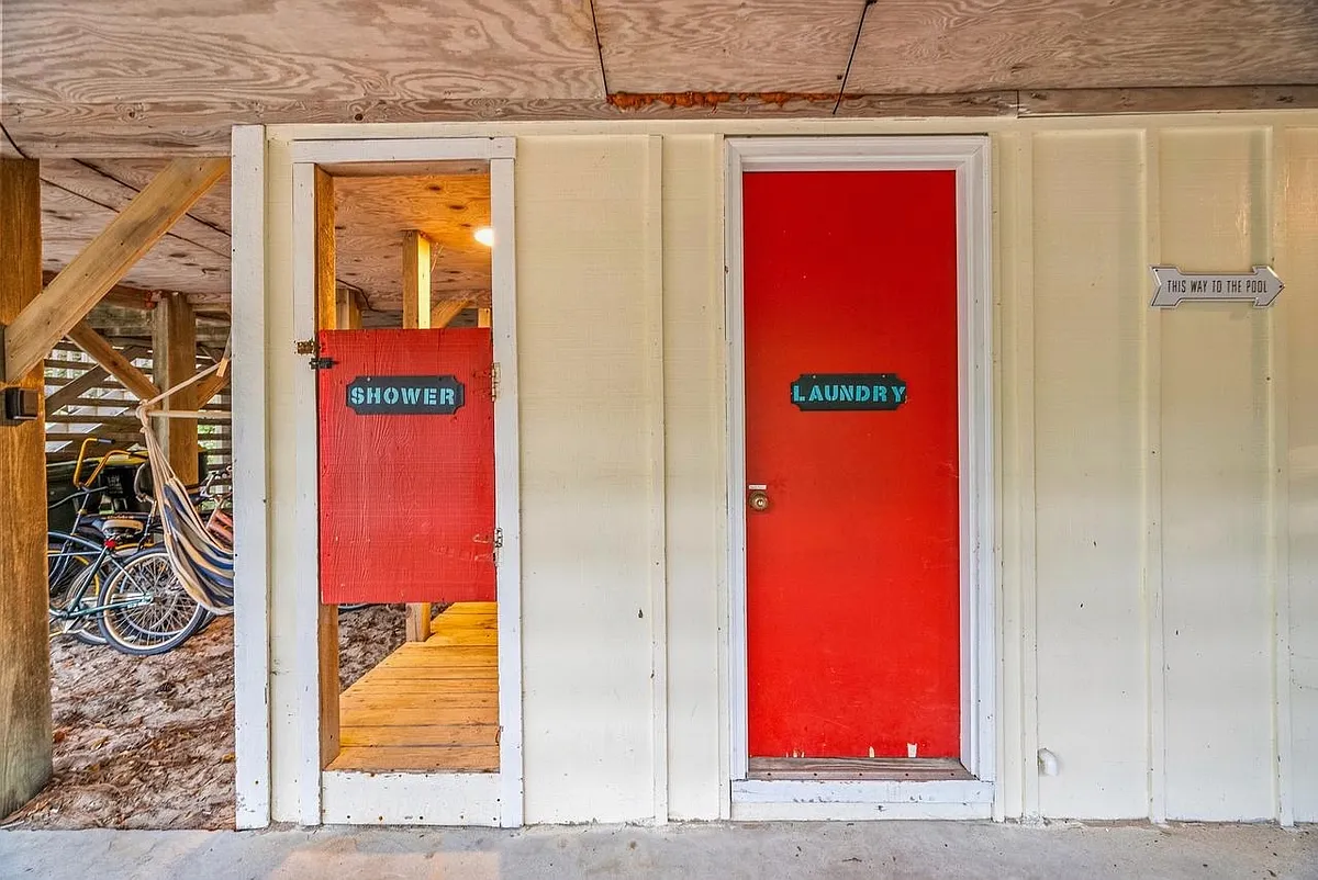Building Photo - W Sandpiper Ct