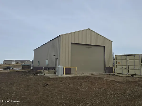 2217 126h Ave NW, Watford City, ND 58854