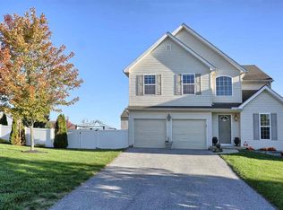390 Thomas Armor Dr, Windsor, PA 17366