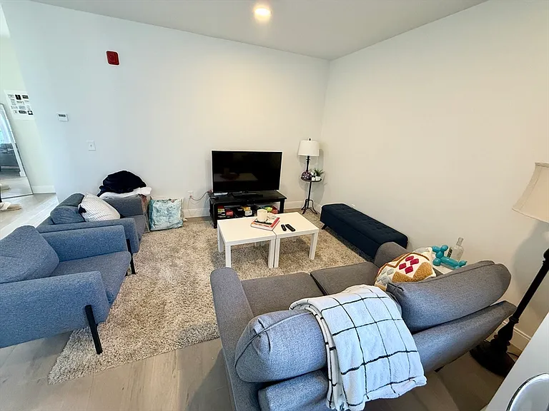 120 Emerson St #2 — Photo 3