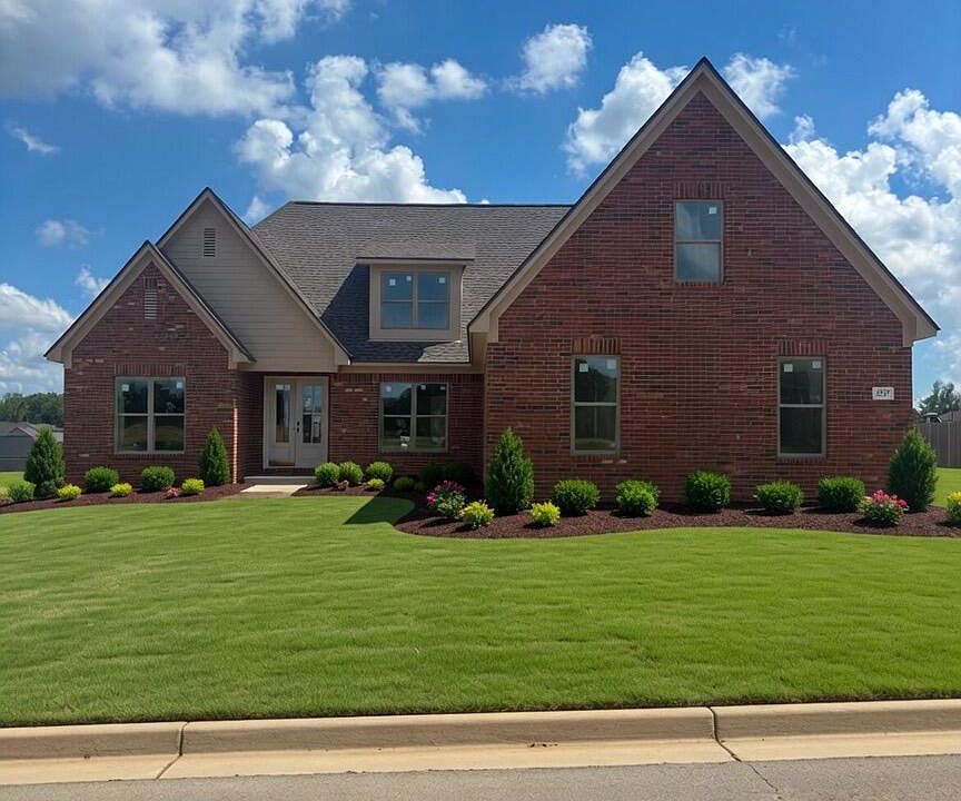 1st image of 2537 Beauvior Dr