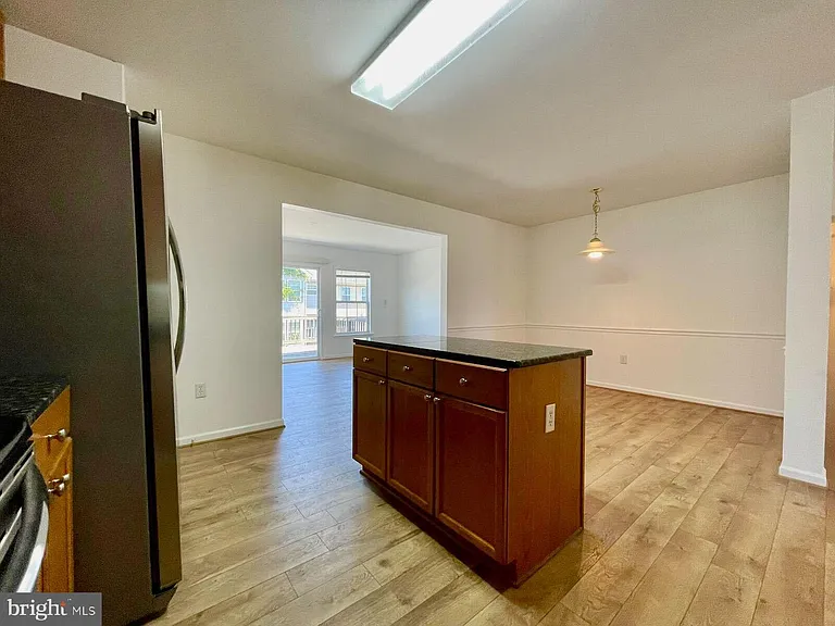 61 Quartz Rd — Photo 2