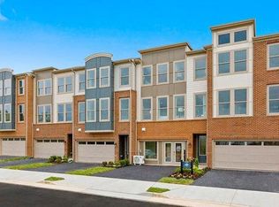 42464 Dogwood Glen Sq, Sterling, VA 20166