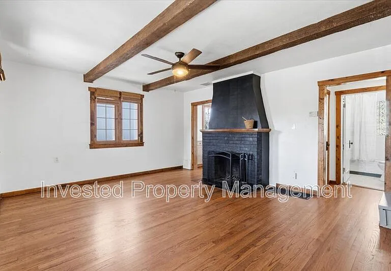 3077 Benton St — Photo 8
