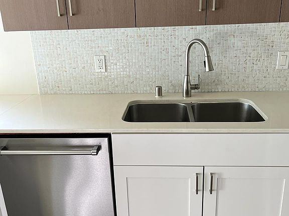 3rd image of 3100 6th Ave Unit 201