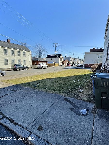 5th image of 48 White Street