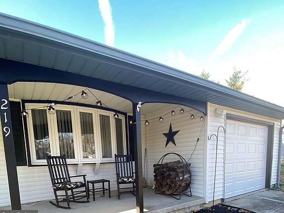 5th image of 219 Dickens Dr
