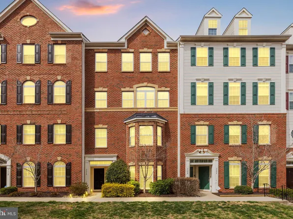 7310 Brunson Cir, Gainesville, VA 20155