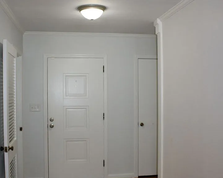 916 Stanton Dr — Photo 3