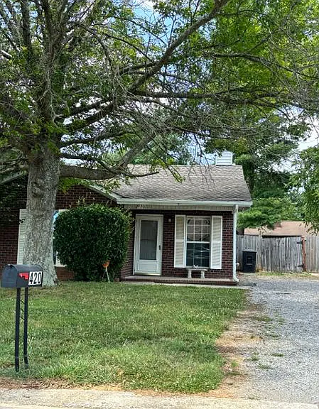 420 Jonquil Ct — Photo 2