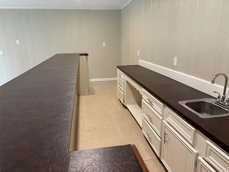 8049 Forest Hills Dr — Photo 24