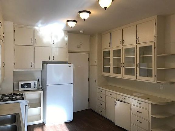 3rd image of 2026 Lombard Ave #2