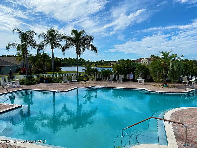 1610 Lago Mar Dr — Photo 31