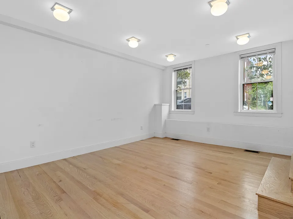88 Chelsea St #1