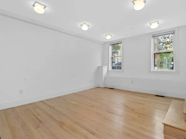 88 Chelsea St #1, Boston, MA 02128