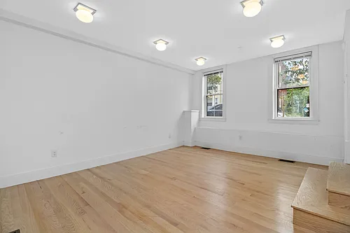 88 Chelsea St #1 Photo 1