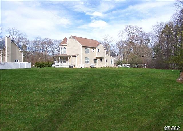 2nd image of 10 Hillcrest Ln