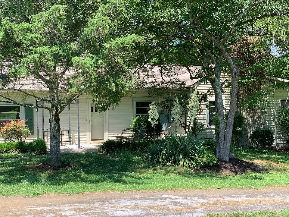 2nd image of 4942 Back Valley Rd