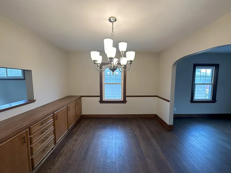 700 Iona Ave — Photo 6