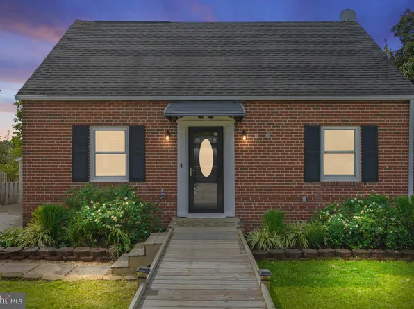 350 W 10th St, Front Royal, VA 22630
