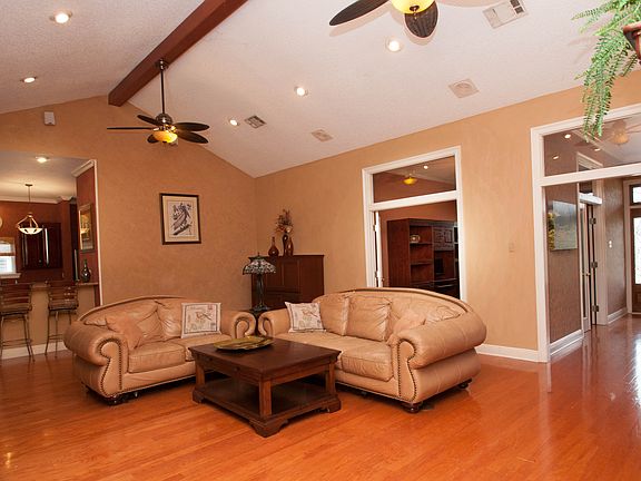 2nd image of 12 Woodlake Blvd