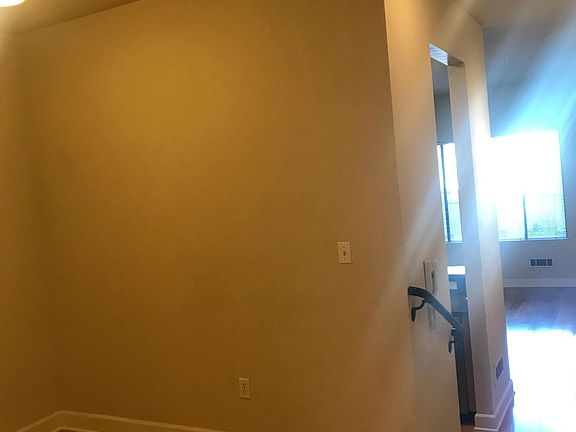 5th image of 1120 Mariposa St APT 1