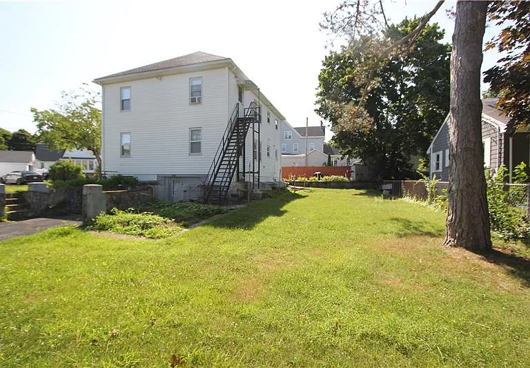 23 Saxon St — Photo 18