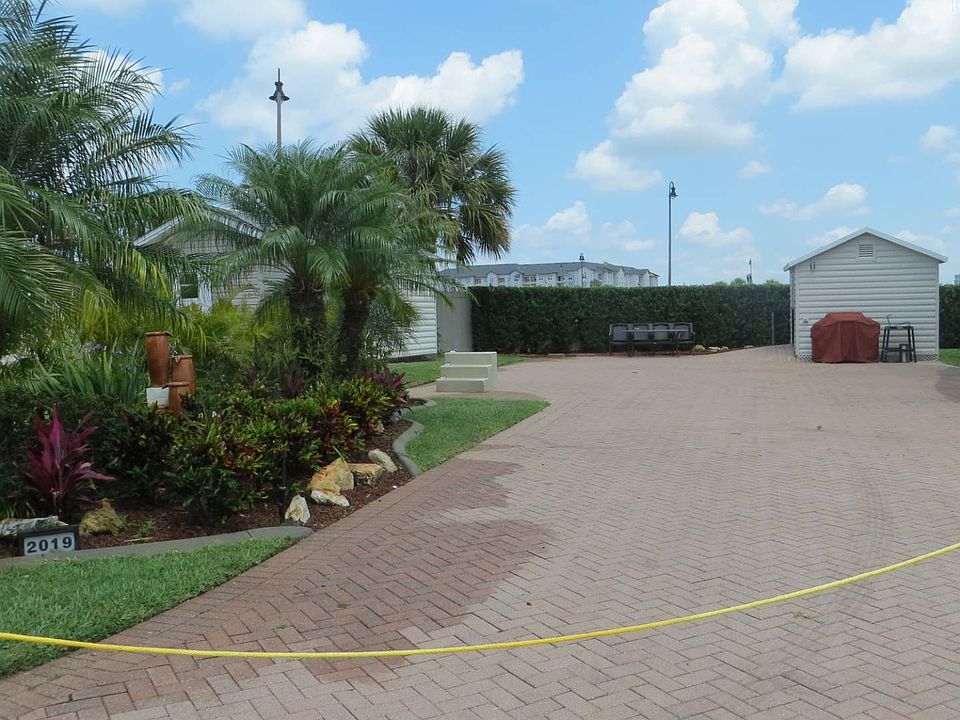 1st image of 2019 Saint George Dr