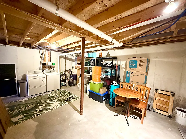 5 Eastman Ave — Photo 16