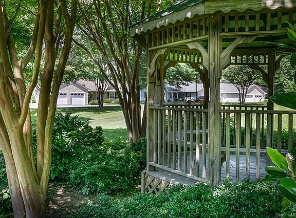 4th image of 2687 Middleton Cir