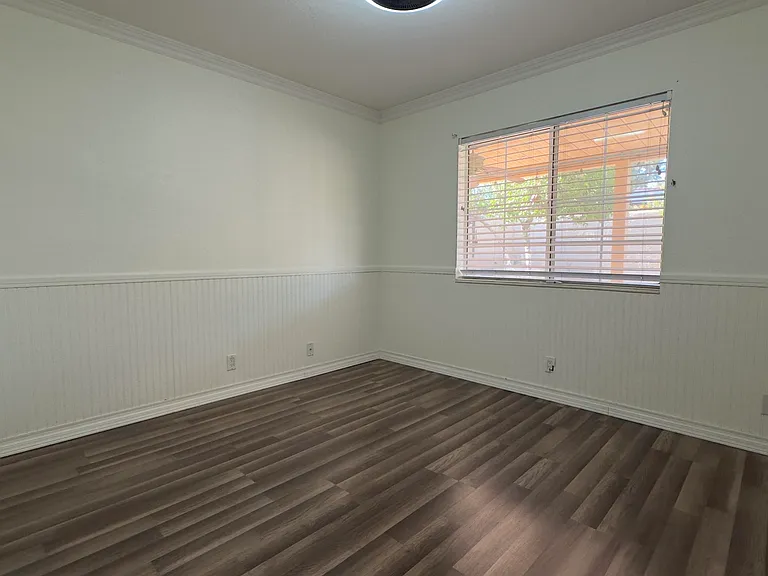 40064 Silktree Ct — Photo 21