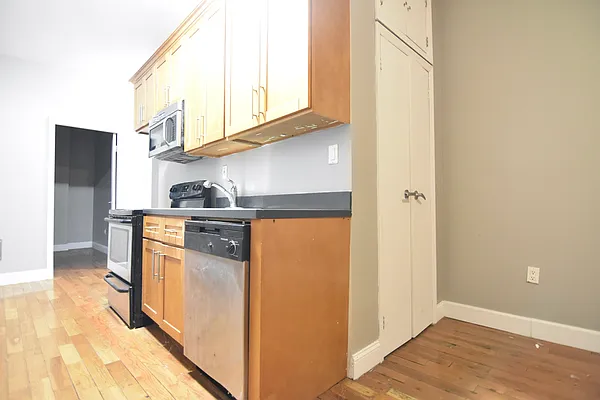 Rented by Bohemia Realty Group | media 7