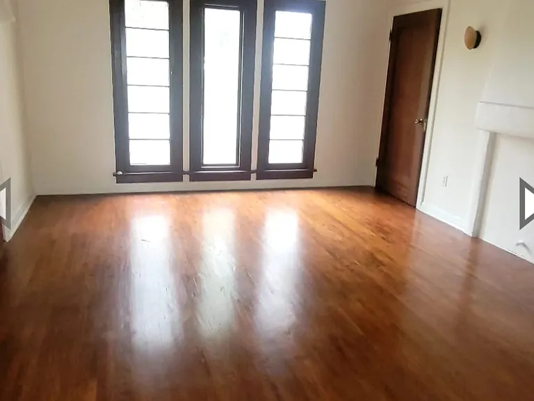 7806 Rosewood Ave — Photo 2