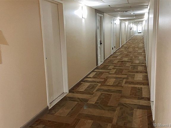 4th image of 4400 Hillcrest Dr APT 706A