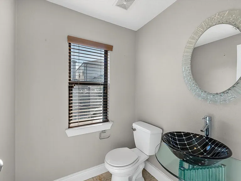 2505 Dallas St — Photo 8