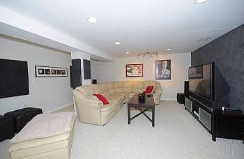 4th image of 9617 Bellevue Dr